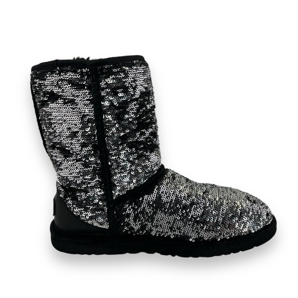 UGG Classic Short Sequin Silver & Black Wool Lined Casual Cozy Fall Boot 6 - Picture 4 of 12